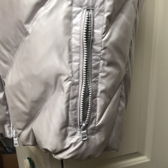 COPY - Jacket light gray sleeveless. Great look. SizeL. Hood . Zipper down& poc… - Picture 2 of 9